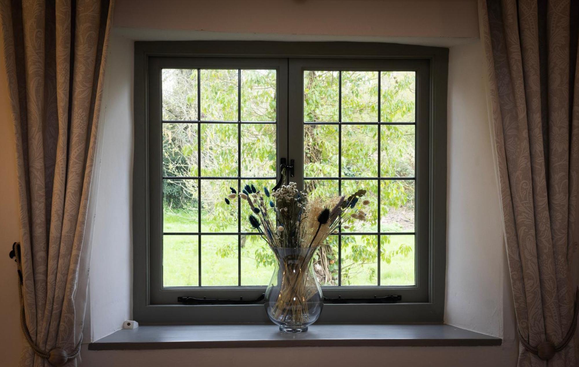 Cotswold Cottage With Hot Tub Bledington Экстерьер фото